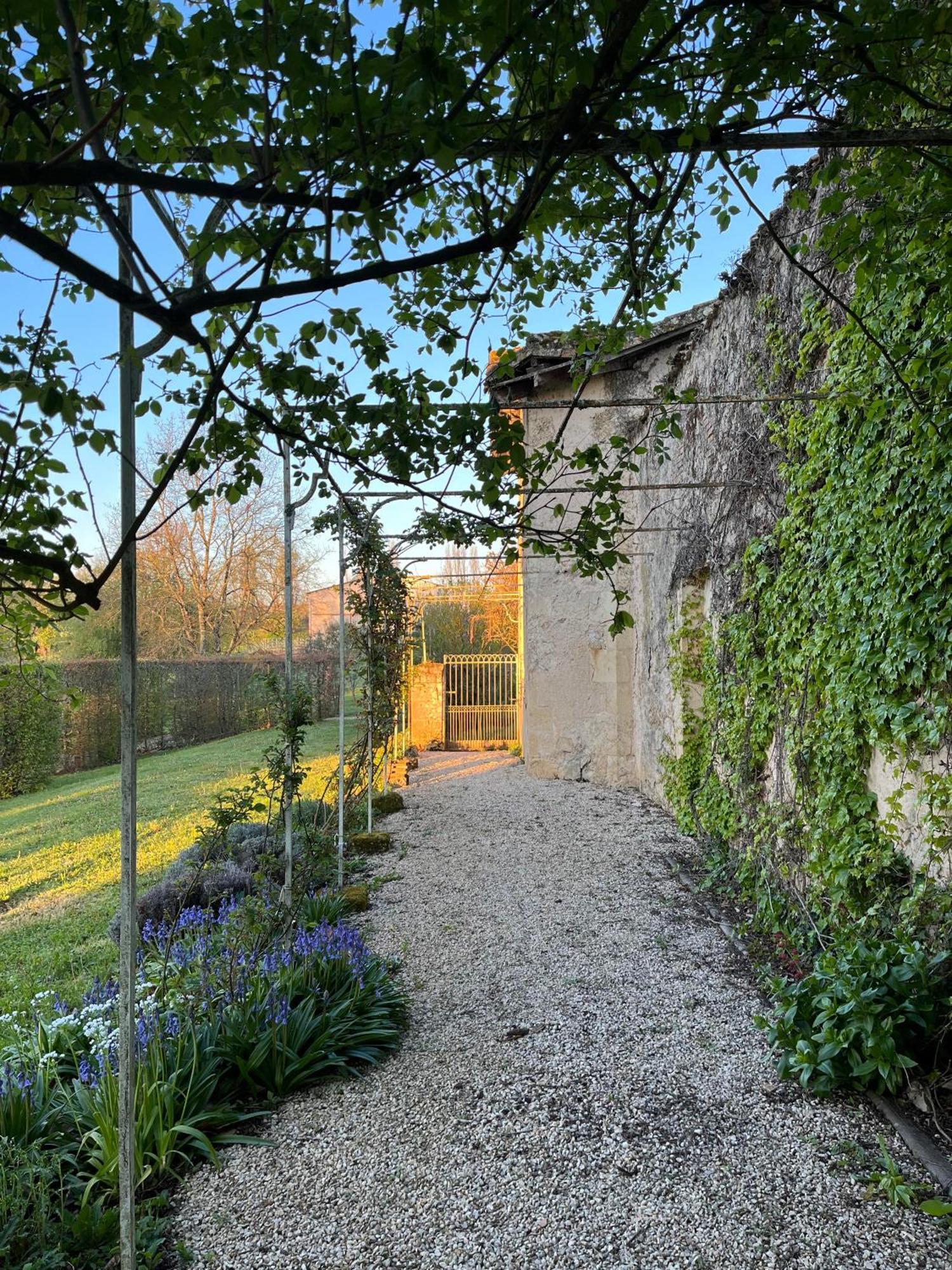 Pessac-sur-Dordogne Chateau Carbonneau מראה חיצוני תמונה